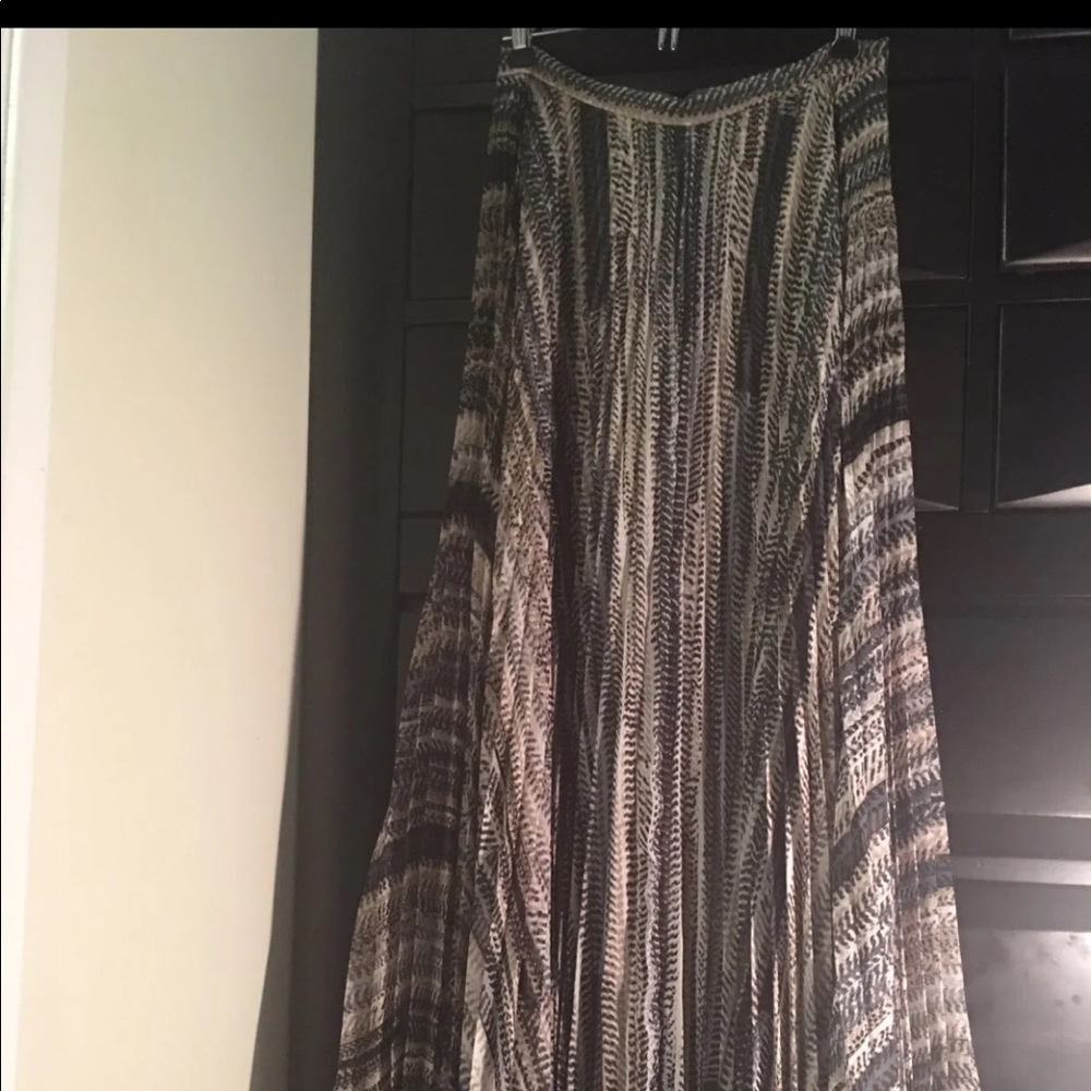 Shelli Segal pleated high waisted skirt.